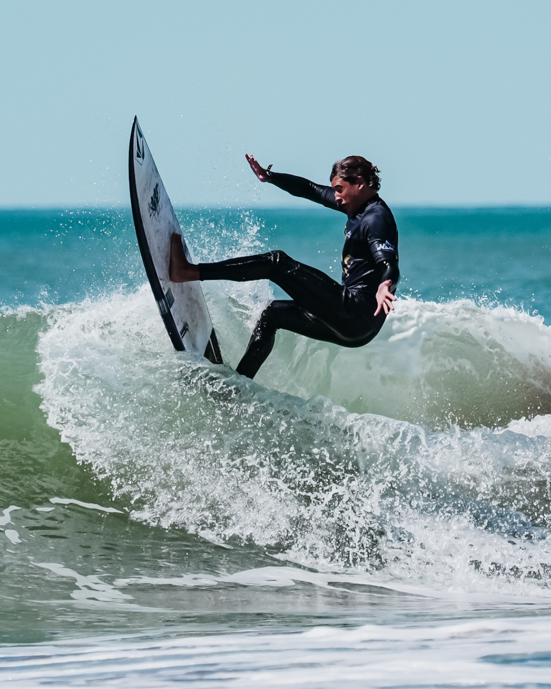 EL QUIKSILVER & ROXY YOUNG GUNS ABRIÓ LA TEMPORADA JUNIOR 2026 EN HONU BEACH